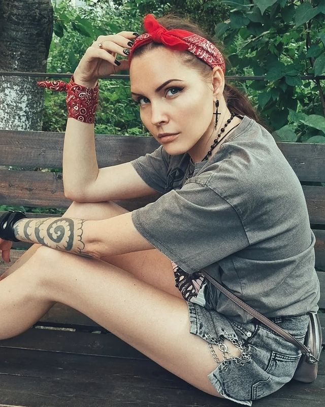 saha_sunshine в LOOKY. . Достала гитару, вспо...