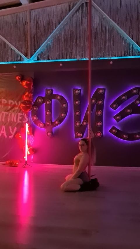 kapitansilver_ в LOOKY. #poledance,#exoticpoledance,#exoticpoleflow. Exotic pole dance 
Ж...