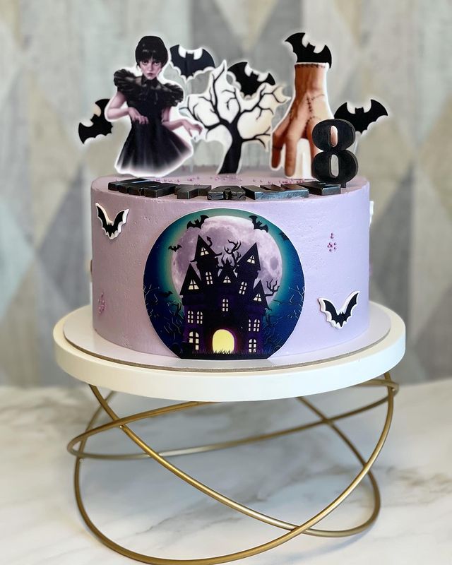 tort_sokol74 в LOOKY. #тортвенсдейадамс,#тортсуэнсдэй,#тортчелябинскназаказ,#детскийторт. Второй торт с Уэнсдэ...
