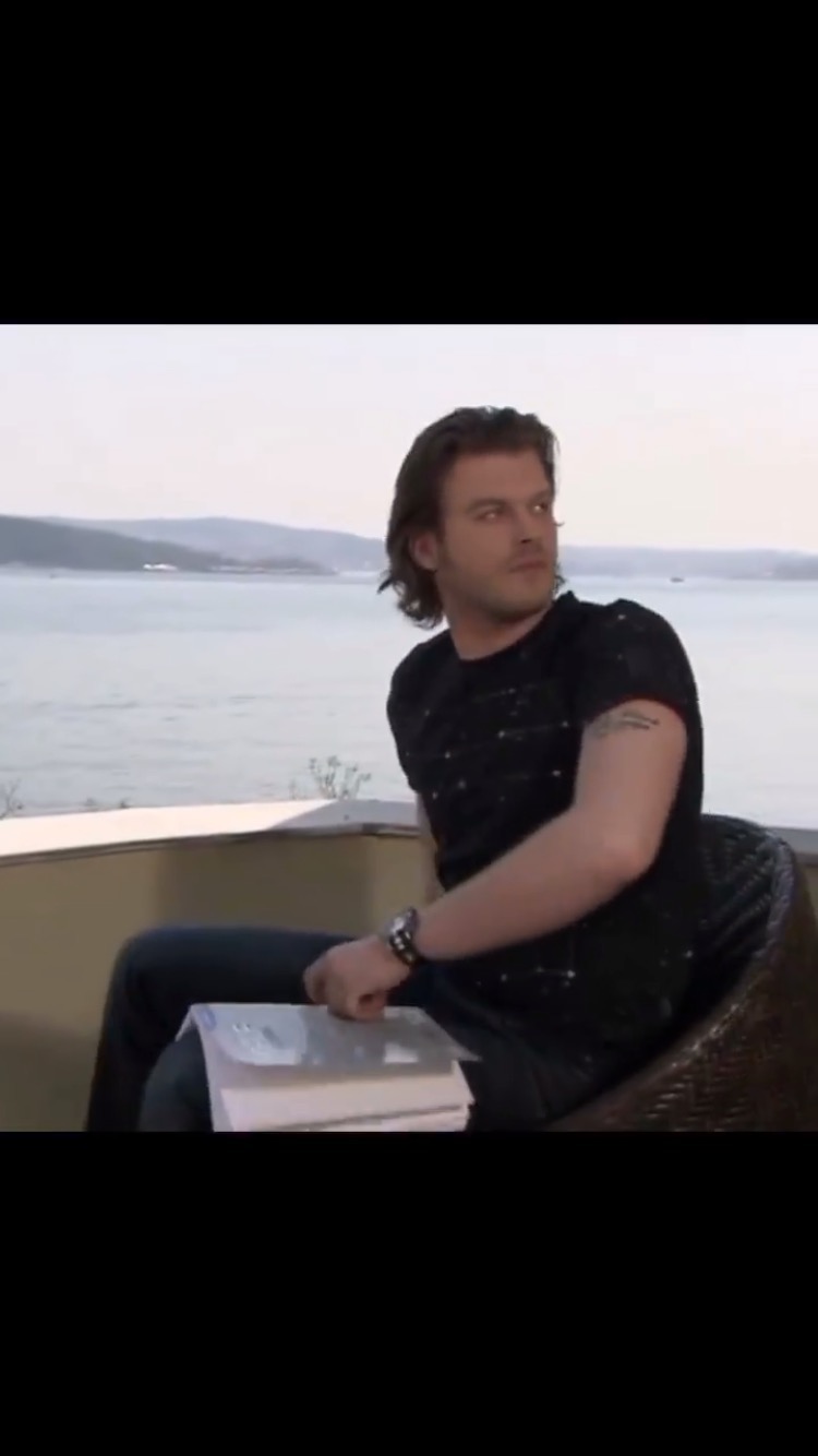 touching_moments_of_serials в LOOKY. #запретнаялюбовь,#бихтербехлюль,#бихтер#бихтерзиягиль,#askimemnu,#bihterziyagil,#bihter,#behlulbihter,#behlul,#behlül,#berensaat,#kivanctatlitug,#ask_i_memnu,#kıvançtatlıtuğ,#hazalkaya,#беренсаат,#кыванчтатлытуг,#kurtseyitveşura,#kuzeyguney,#carpisma,#kadiradalı. "Не дергайся. Ты уже...