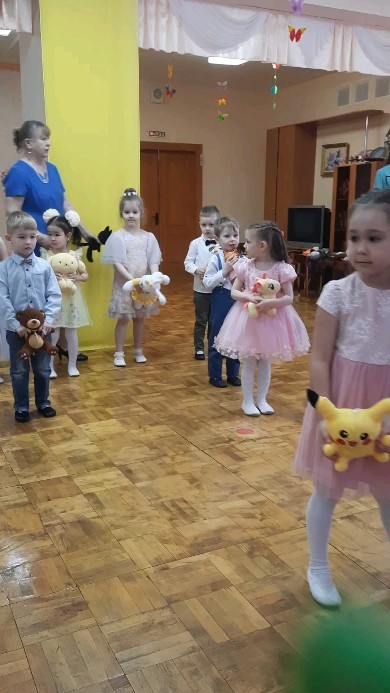 mama_zoolog в LOOKY. #Мирослав,#утренник,#8марта,#миумиу,#мамакотиков. Утренник в садике!🌺...