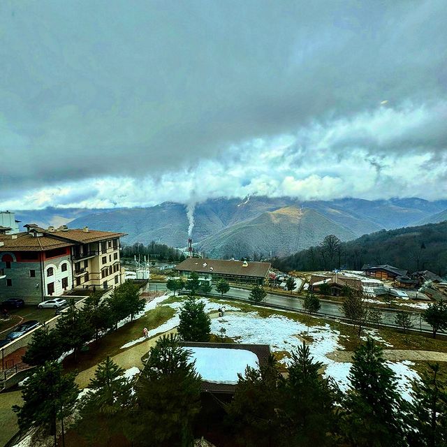 pashynu в LOOKY. #mountains,#shotoniphone,#fotografia,#photographer,#sochi,#rosahutor,#estosadoksochi. #mountains #shotonip...
