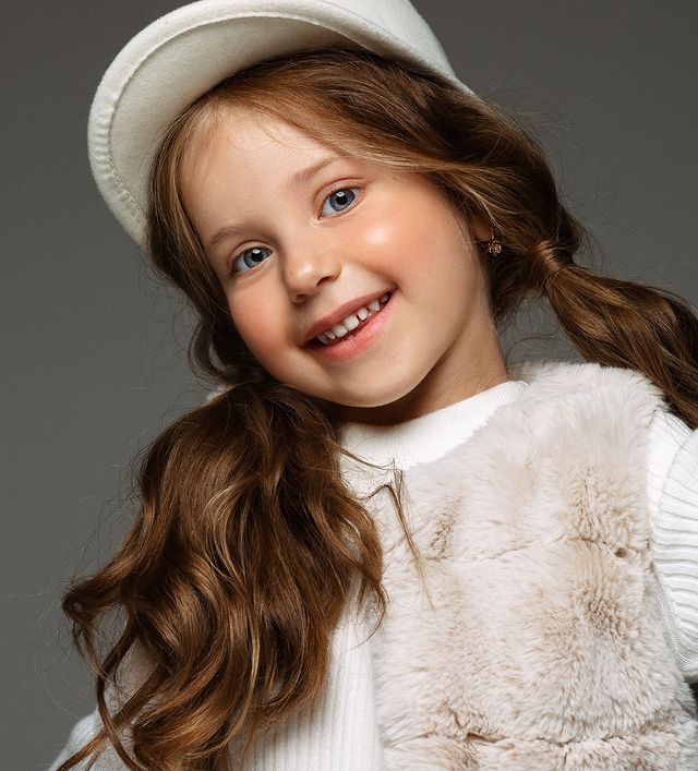 kira_gasanalieva в LOOKY. #кирагасаналиева,#kiragasanalieva,#дети,#мода,#модели,#стиль,#красота,#модныедети,#стильныедети,#красивыефото,#детимодели,#модадети,#детскиймоделинг,#детскаямода,#девочкамодель,#инстадети,#красивыедети,#рекламадети,#синиеглаза,#ребенокмодель,#модныйлук,#babylook,#fashion,#models,#style,#modelkids,#instamodel,#babymodel,#photo,#bestphoto. Девочки, дорогие, с ...