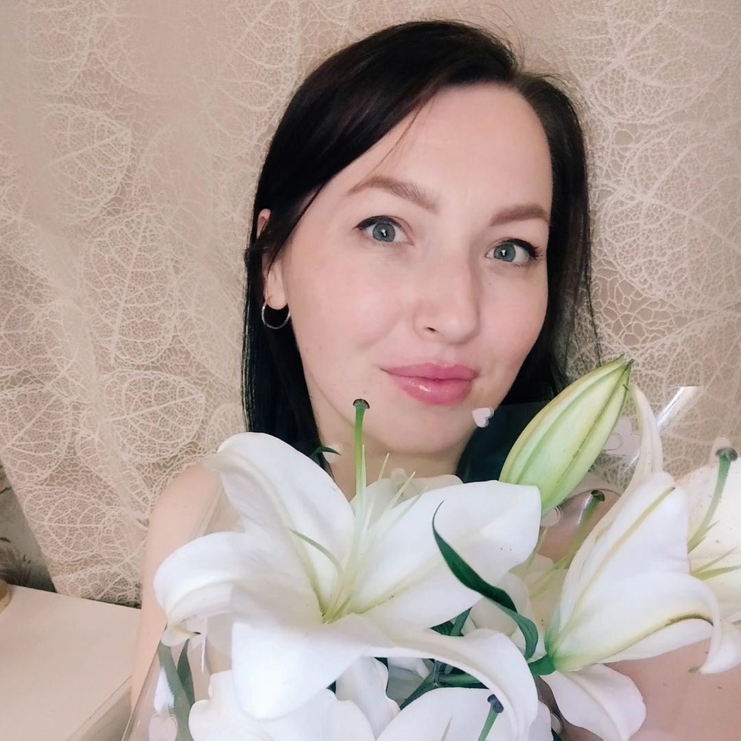 С праздником, девочки ❤️