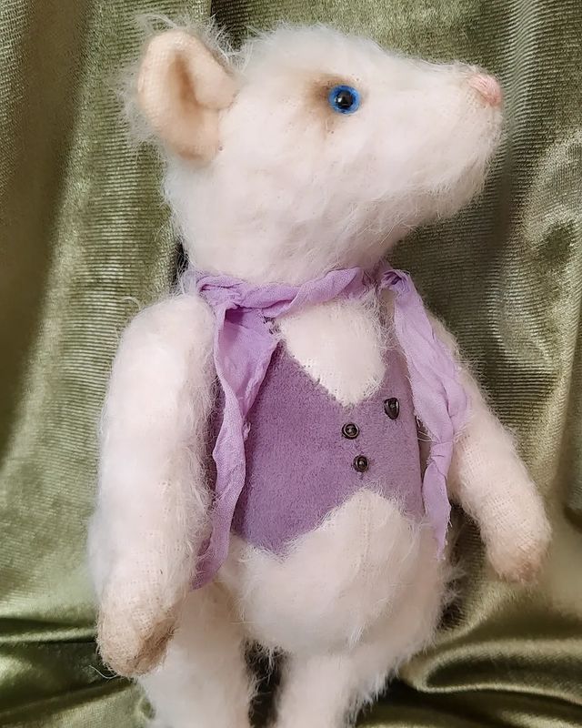 m.i.len.ka в LOOKY. #тишинка#выставка#весеннийбалкукол,#тедди#крыски#rat#teddyfriends#teddy. Поэт.Мечтатель. Прос...
