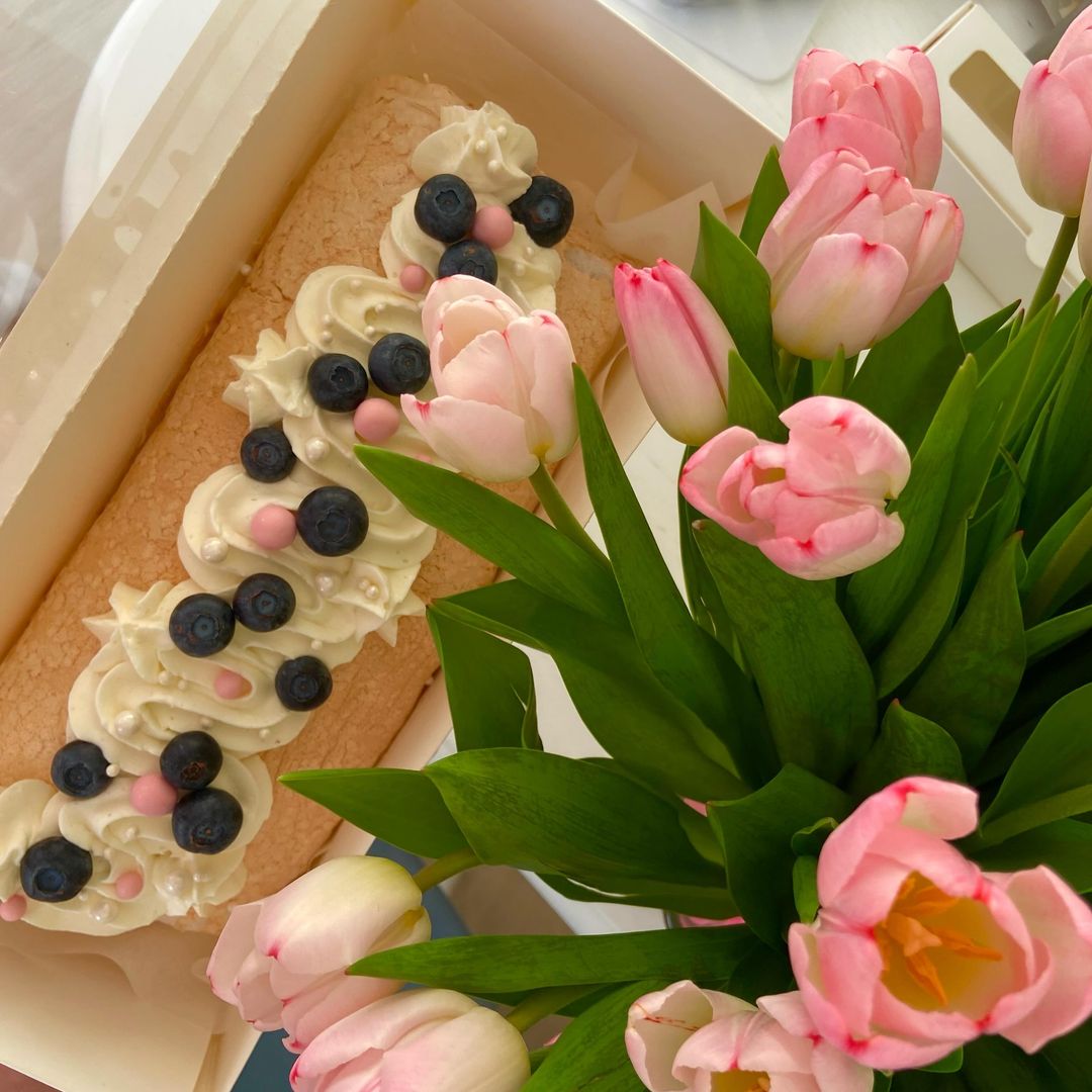Нежнейший меренговый рулет 🧁

#cake #кондитеркалининград #бенто #макарон #bento #десертыназаказ #десертыназаказкалининград #caketogo #kld #kld39 #клд #меренговыйрулет