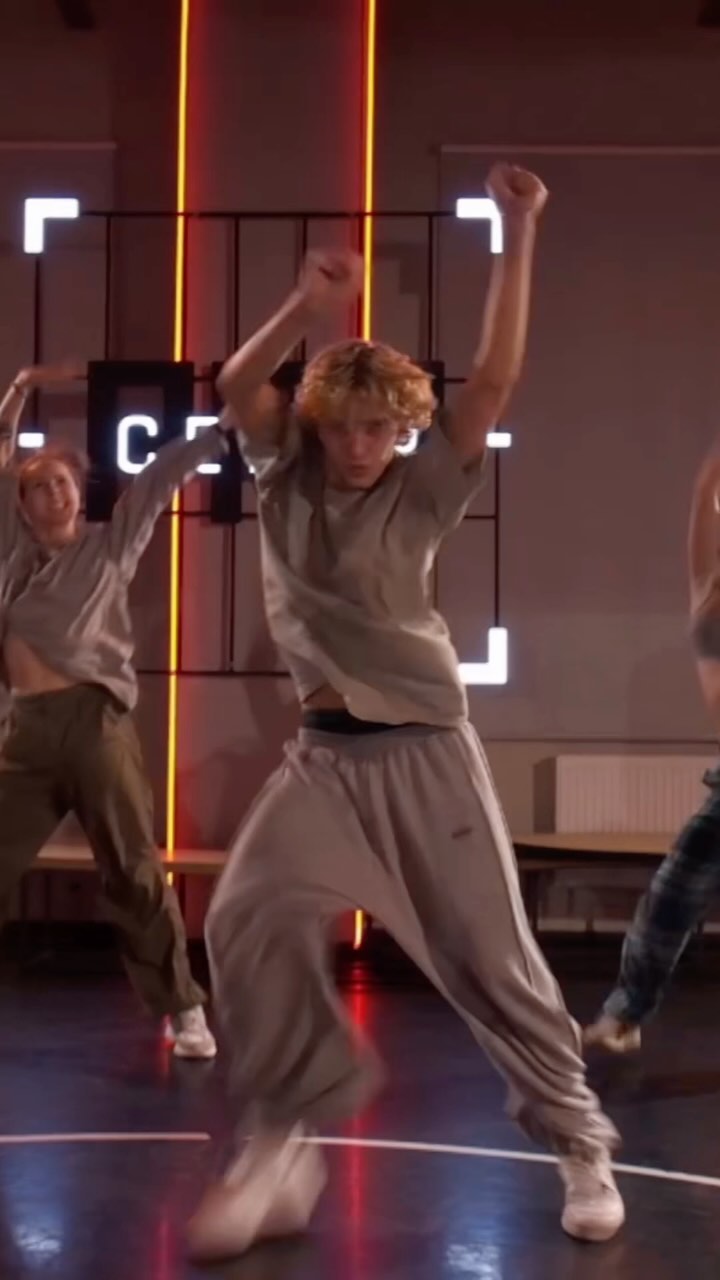 тот самыи ВОВКА в LOOKY. . это choreo 💔🔥
ch: ...