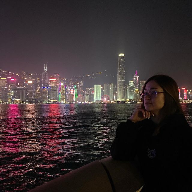 ss__yuliya в LOOKY. #впечатляетсильно,#путешествиемечты,#lifeblog,#lovelife,#chinatravel,#hongkong,#kowloon,#tsimshatsui,#followｍe,#like4like. Ночной Гонконг🪩 и с...