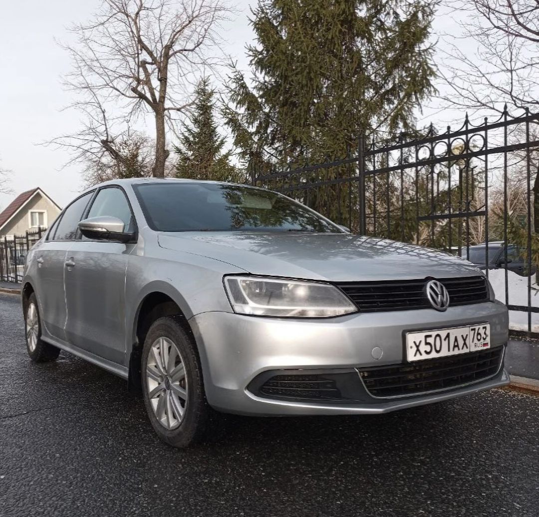 Vw Jetta 2014 1.6MT 105лс, 5 хозяев, 4 дтп, стекла все родные ДТП без трещин и заломов, есть моменты по кузову Vin: XW8ZZZ16ZEN918256
Цена 900