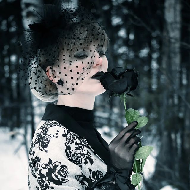 helene_de_lioncourt в LOOKY. #gothique_lioncourt,#photo_lioncourt,#gothique,#snowgothic,#готика,#фотосессияготика,#готическаяведьма,#gothicwitch,#gothicphotosession,#photoshoot,#gothicstyle,#готическийобраз,#балашиха,#фотосессиявбалашихе,#арендаплатьядляфотосессии,#авторскаяфотосессия,#gothicphoto,#mysticphoto,#fairy,#witchqueen,#snowphoto,#magicalforest,#Carpathian,#gothicmakeup,#gothicgirl,#снежнаяготика,#transylvania,#romaniateiubesc,#vrăjitoare. Мой дар тебе — покой...