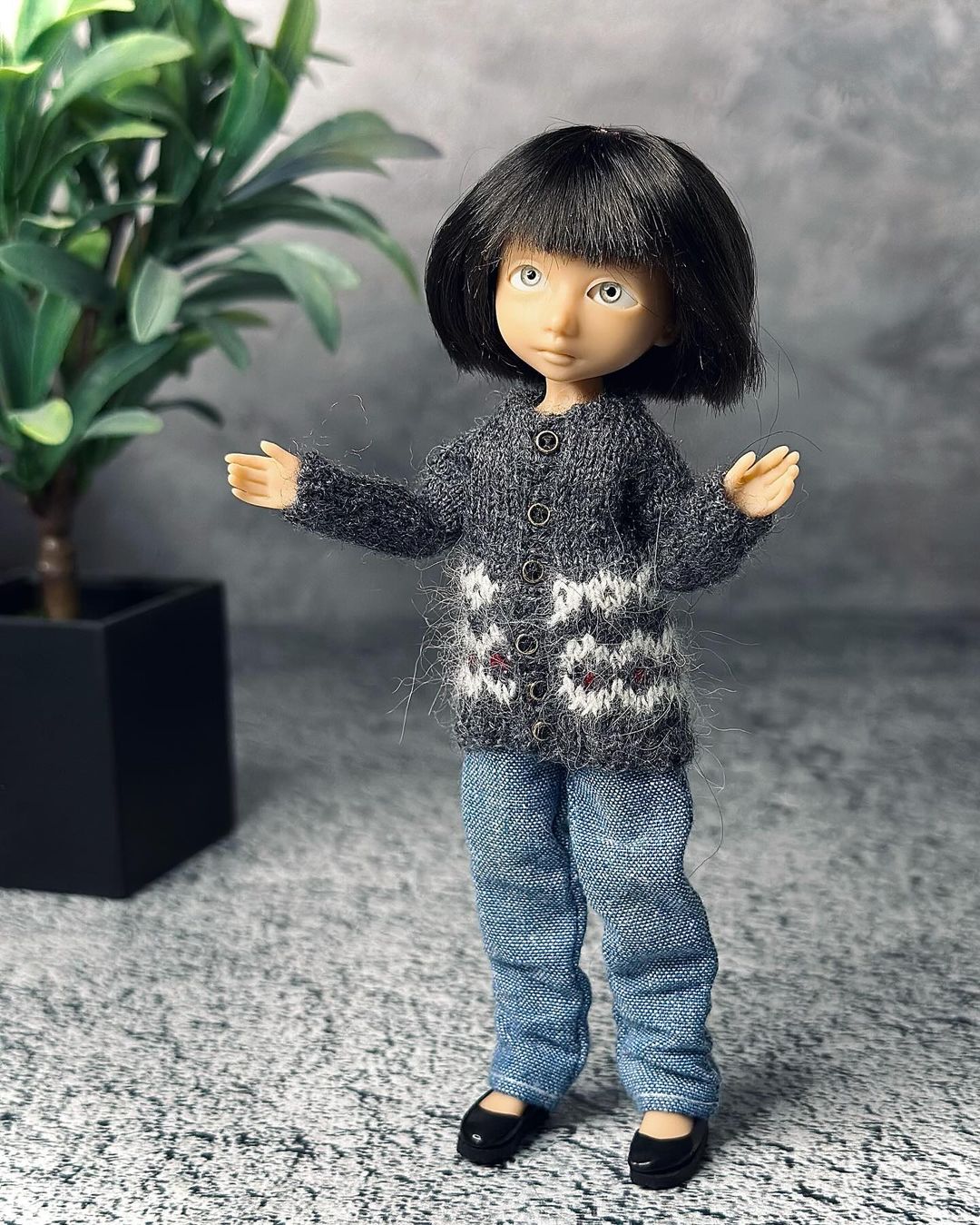 • мелкий кардиганчик • #milimstudio #sovabjdknit #bjdphoto #bjdphotography #sovabjd