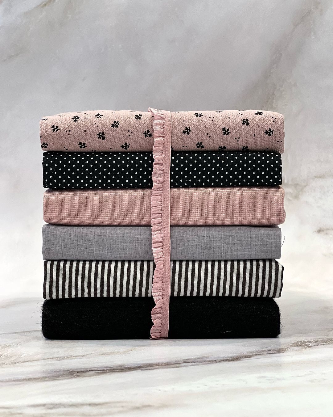 shop_sunduk в LOOKY — РОЗОВЫЙ И ЧЕРНЫЙ

В любом проявлении оттенки розового ближе 