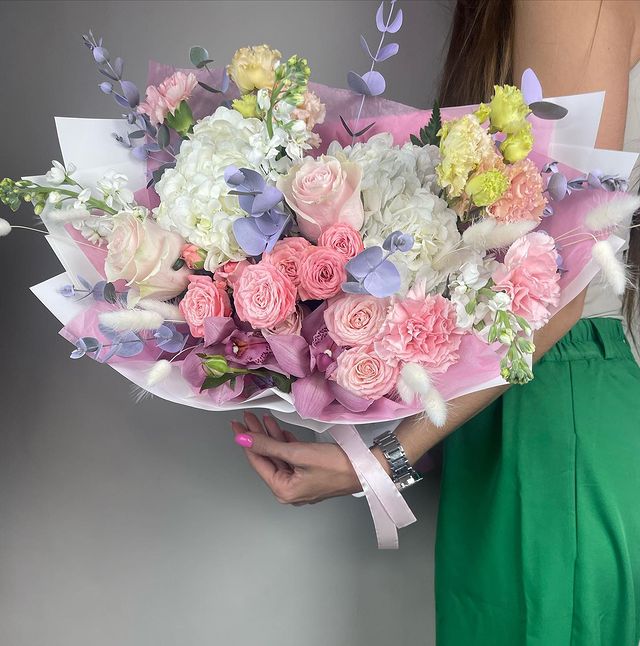 simonemartiniflowers в LOOKY. #цветымосква#букетмосква#букетхимки#цветы#цветывшляпныхкоробках#цветысдоставкоймосква#moscowcity#moscow#spring#decor#flowers#. Хотите добавить нотк...