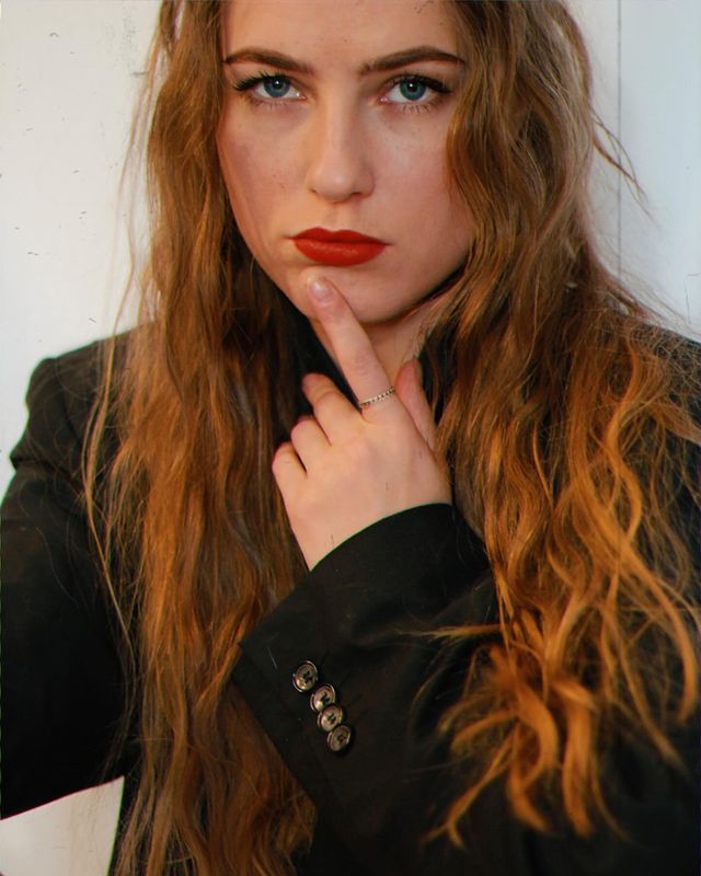leesyone в LOOKY. . null