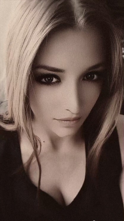 m_a_l_a_y_a9_5 в LOOKY. . null