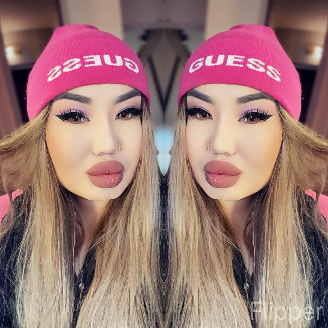 😈