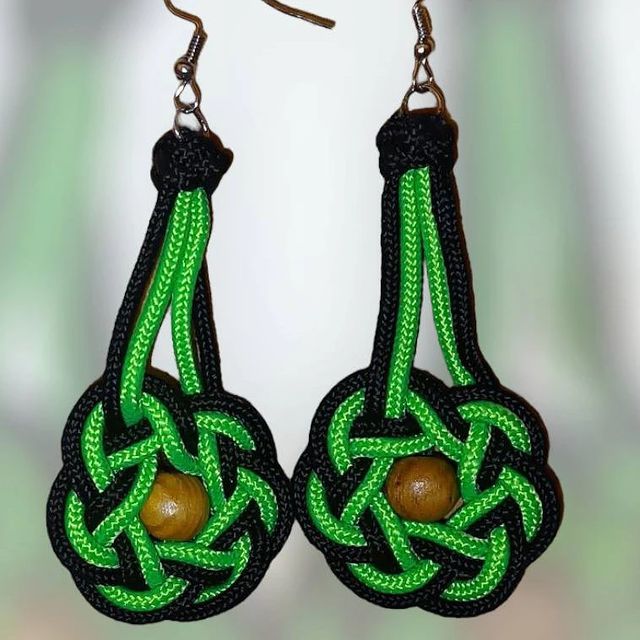 masterovaya_artel в LOOKY. #masterovaya_artel,#paracord,#handmade. Серьги из паракорда ...