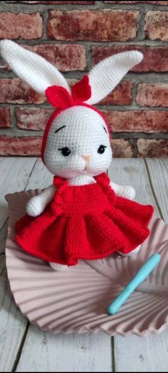 nastenochka.milaya в LOOKY. #игрушкикрючком,#амигуруми,#ручнаяработа,#handmade,#детям,#игрушки,#подарок,#подарокребенку,#Барнаул,#крючком,#пряжа,#игрушкиназаказБарнаул,#игрушкиназаказ,#игрушкивналичии,#игрушкиручнойработы,#клубочек22. Зайка в красном❤️
Он...
