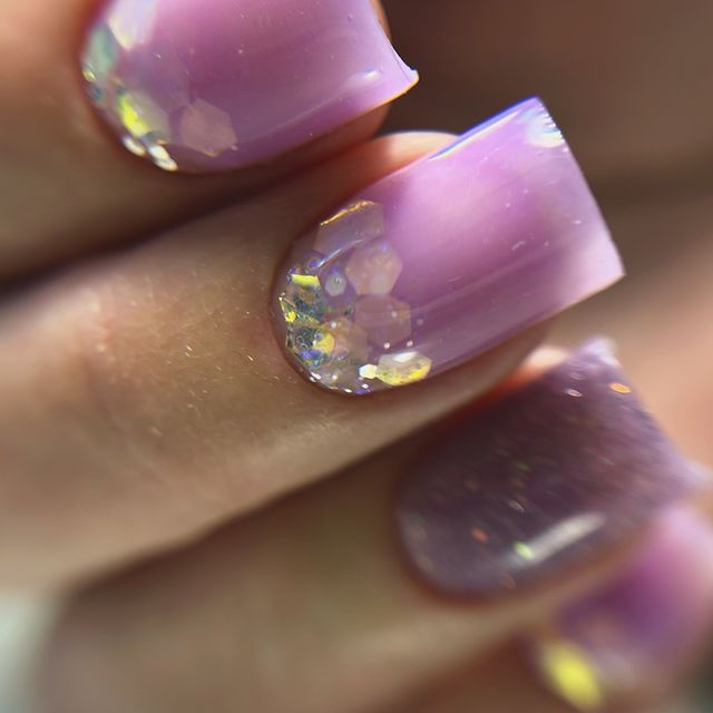 __yesnails__ в LOOKY. #квадратныеногти,#маникюр,#фиолетовый,#наращиваниеногтей,#пушкино,#пушкиноногти,#маникюргель,#блестки,#блесткинаногтях✨. 🤤 Астрологи говорят...