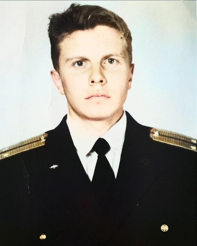 77amur77 в LOOKY. . Такой серьёзный , аж...