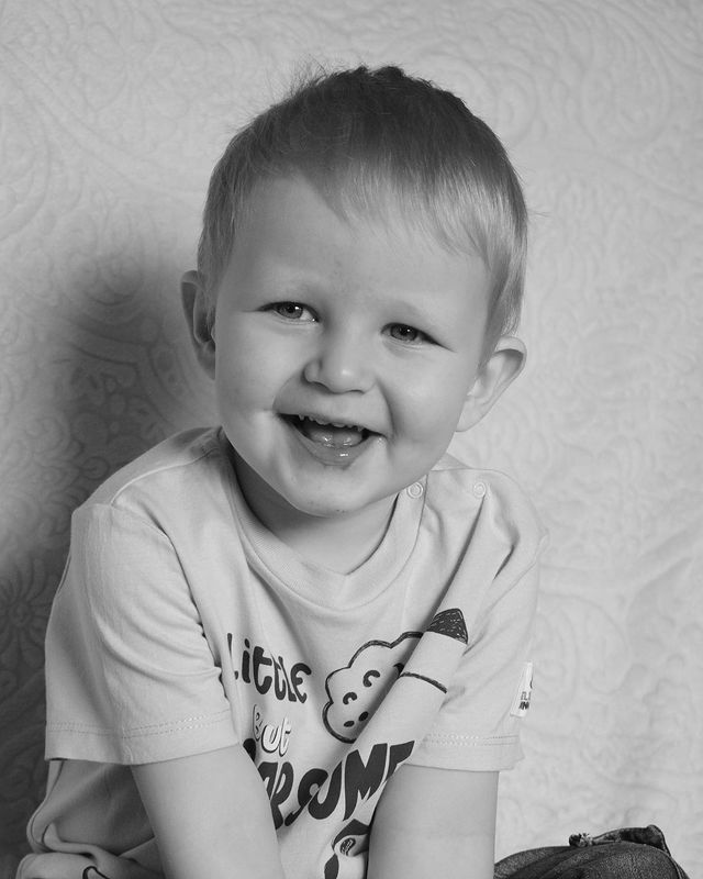 fotosojuz в LOOKY. #фотодети,#чернобелоефото,#детскиеэмоциибесценны,#фотографкмв,#деткикмв. Исходник 
Снято в мо...