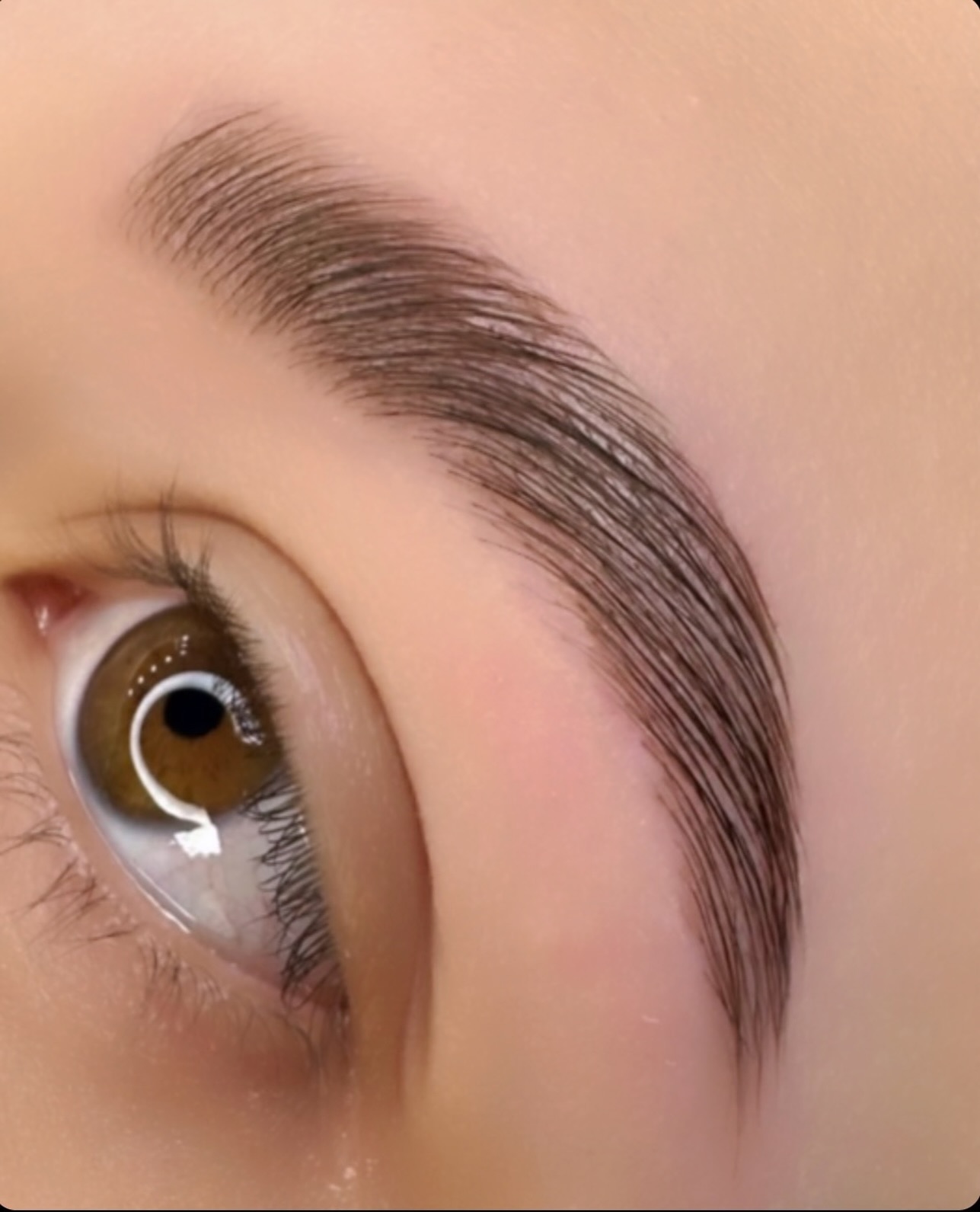 BROWS

Девочки балуйте себя!
Уход за бровями - одно из важнейших правил ухоженной девушки🩷