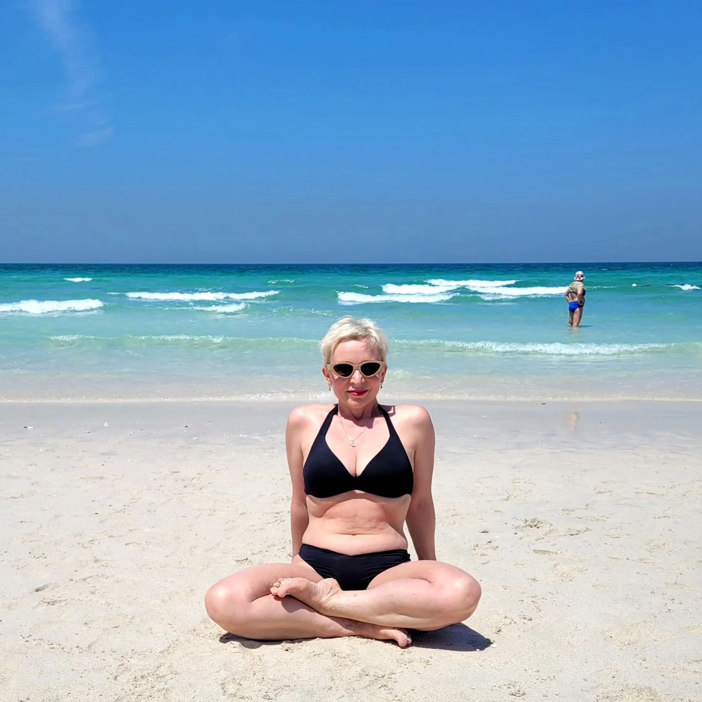 tagankaia в LOOKY. #падмасана#yogaeveryday,#трансформация#энергия#ресурс#beach#всемдобра🙏#семья#оаэ#sun#travel. Практика йоги учит н...