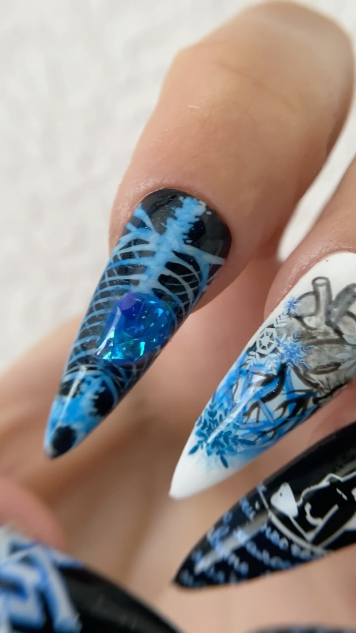 knyazewa_nail в LOOKY. #МаникюрПодПеснюАрия,#ОсколокЛьда,#ЛедянойМаникюр,#ТрендыNails,#СтильныйМаникюр,#красивыйманикюр. Наши ногти, как оско...