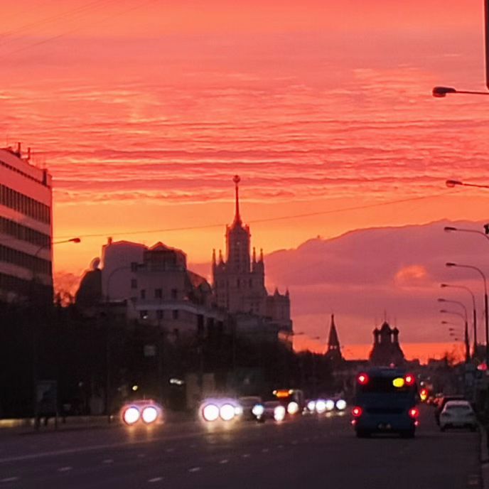 sidorenkonanana в LOOKY. . Порой по улице бреде...