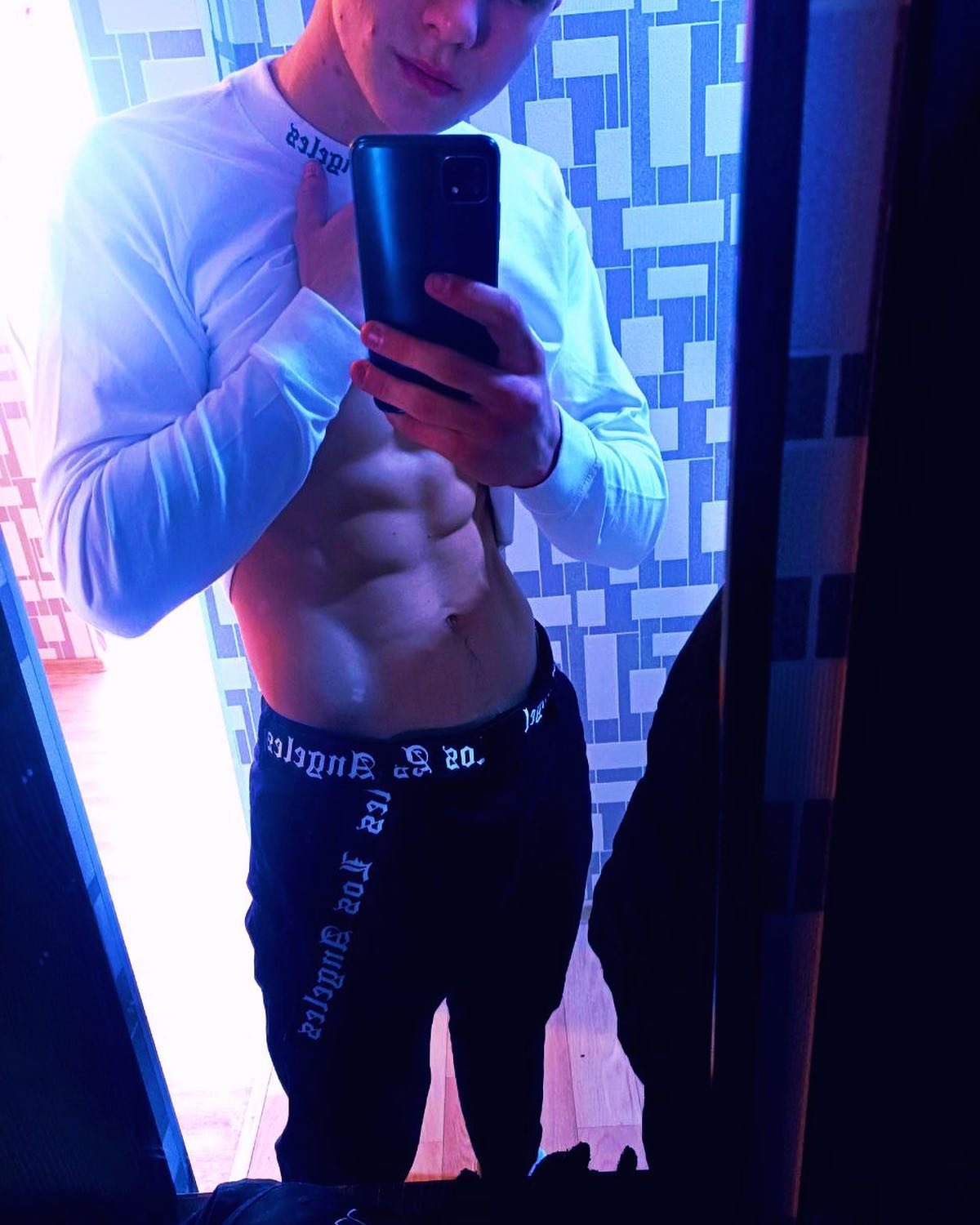 rat_nike_ in LOOKY. . Без поддержки был од...