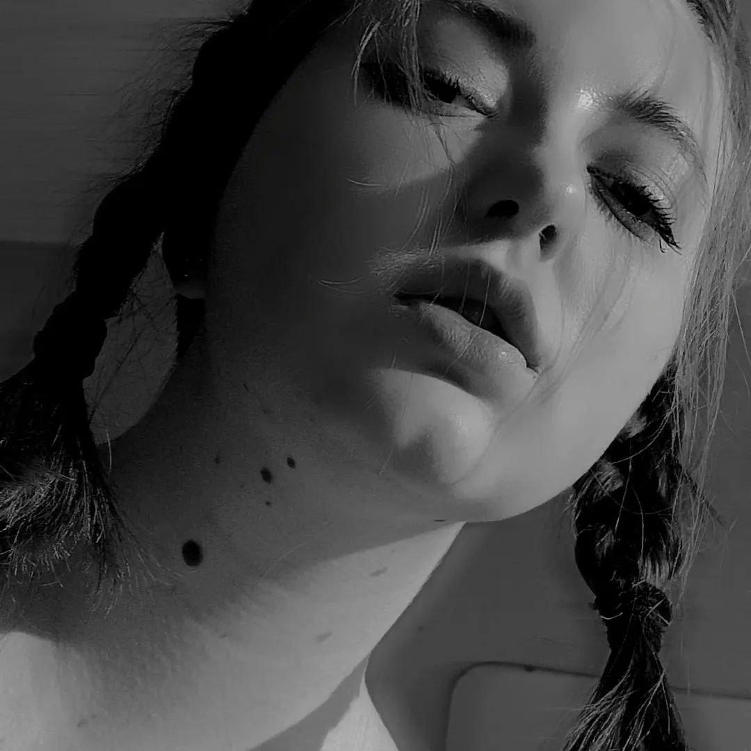 eliza_veta1.3 in LOOKY. . 🖤🌕