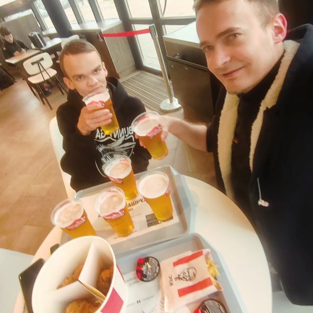 michael_m.v.by в LOOKY. . Как хорошо  встретит...