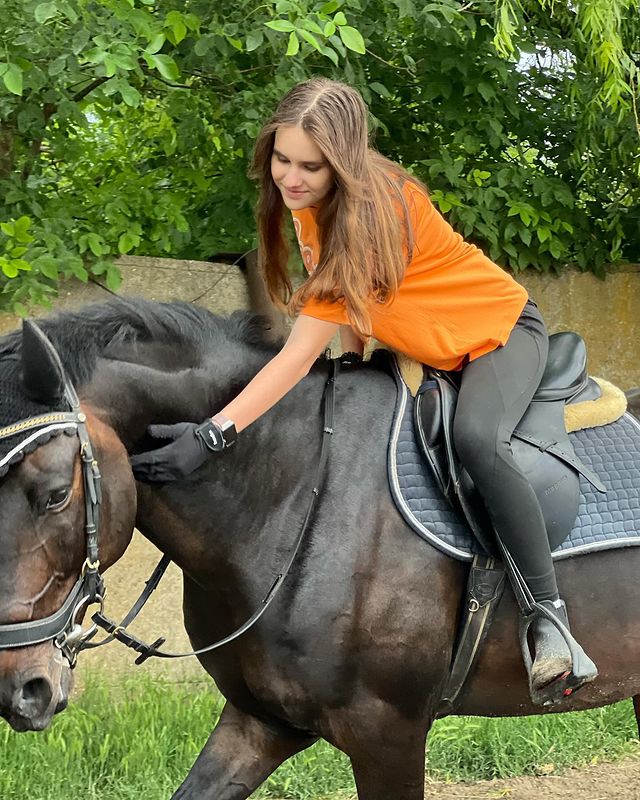 alini_ag в LOOKY. . 🧡❤️🖤