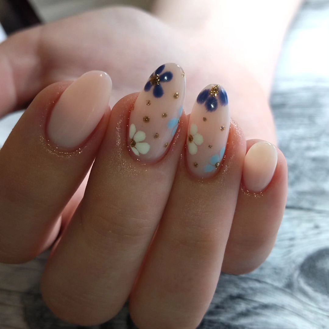 Масло масляное... 😂 но ноготочки то миленькие))) 🤩