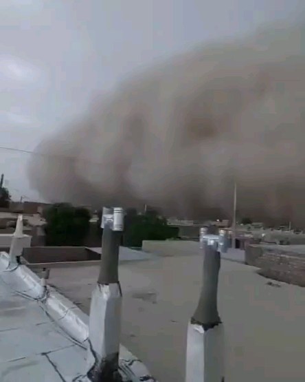 planet_disaster в LOOKY. . Sandstorm in Iran . ...