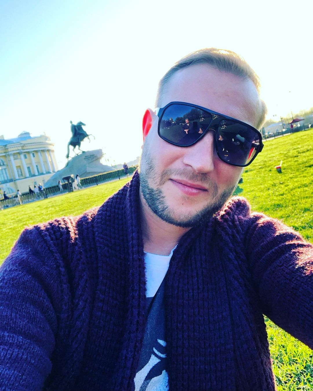 materaya_sobaka в LOOKY — И думал он:
Отсель грозить мы будем шведу,
Здесь будет город