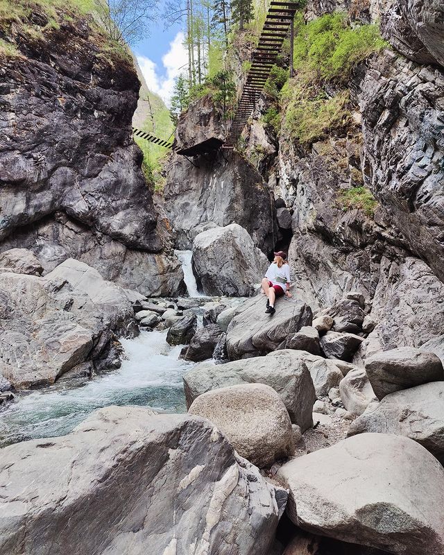 lina_nologic в LOOKY. . За секунду до того, ...