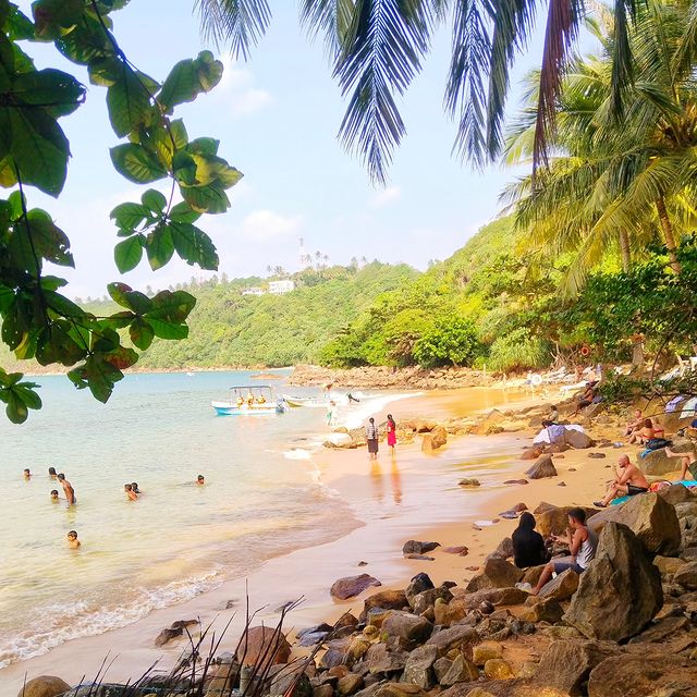 sachinserzh в LOOKY. #srilanka,#unawatuna,#junglebeach,#stones. Следующий город, в к...