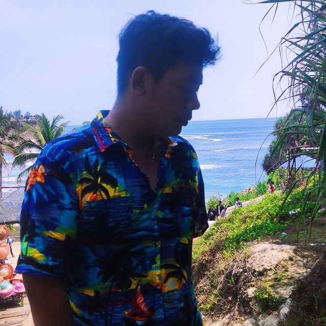 room.coid в LOOKY. #ceritahariini,#pacitan,#klayarbeach,#dia. -
Setidaknya berusah...