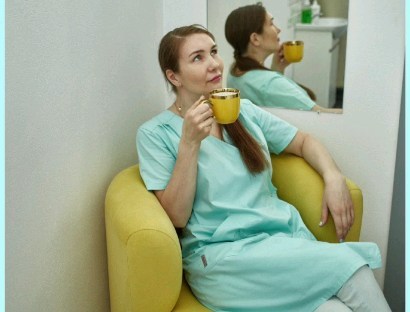 dr.mariakarpova в LOOKY. #косметологспб,#биоревитализацияспб,#glory,#омоложениебезопераций,#петроградка. В этот солнечный ден...