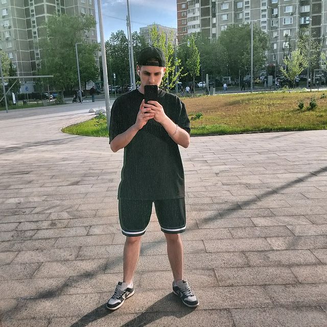 realn1ko в LOOKY. . Новый день, но слезы...