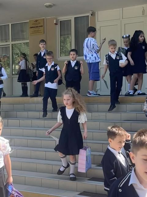tkacheva_marina в LOOKY. #дети,#каникулы,#семья,#лето,#счастье,#маматрех,#декретныебудни. В школе «ура каникул...