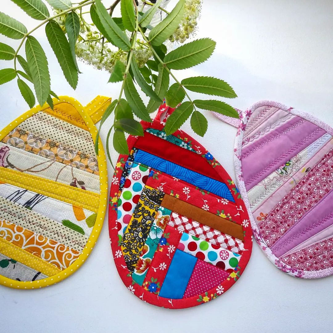 Новые прихватки и подставки  под горячее.Quilt.My job.

#quilting #quilts #quilt #quiltsofinstagram #kostroma #quiltshow #авторскаяработа #patchworkquilt #шьюсама #modernquilts #quilted #ручнаяработа #slowsewing #instagramrussia #эксклюзив #хэндмэйд #рукоделиедлядома #салфетки #patchwork