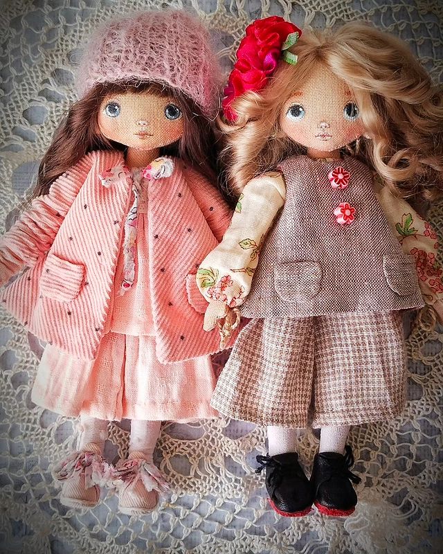 fenikidolls в LOOKY. #fenikidolls,#текстильнаякукла,#кукларучнойработы,#куклаизткани,#кукларучнойработы,#подарок,#dolls. И вдвоём. 🤍🤍. #fen...