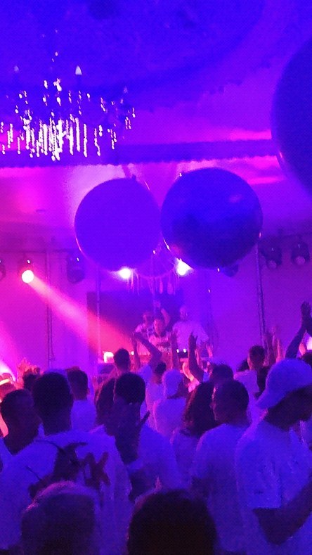 toliksergeevjr в LOOKY. #особняк1857,#whiteparty,#reels,#reelsinstagram,#djlife,#jonk,#whiteparty2024,#festival,#tomorrowland,#melodichouse,#melodictechno,#rave,#nizhniynovgorod,#столицазакатов,#afterlife,#zamna,#beatport,#soundcloud,#progressive,#indiedance,#нижнийновгород2024,#кудасходитьвнижнем,#anyma,#taleofus,#mrak,#adriatique,#rivo,#arminvanbuuren,#agentsoftime,#camelphat. #особняк1857 #whitep...