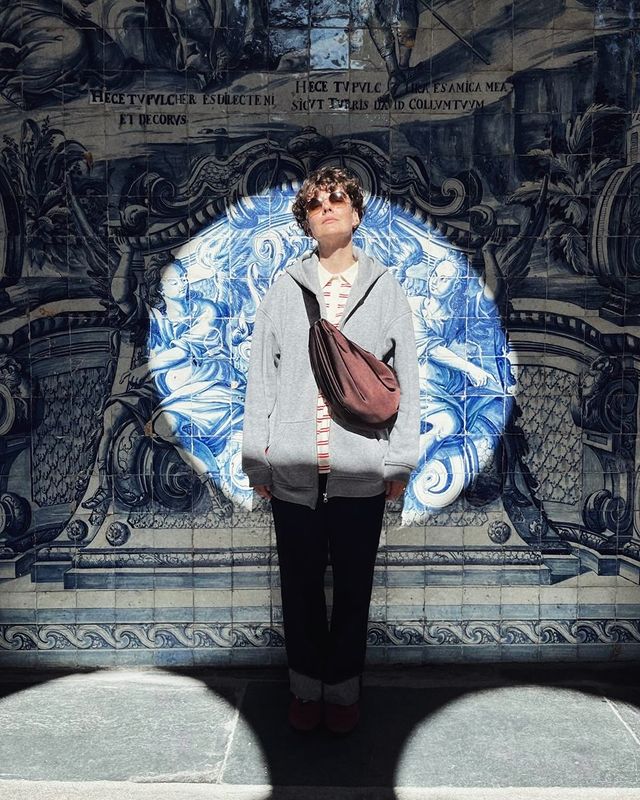 dasha.kaurtseva в LOOKY. #portoportugal,#porto,#azulejo,#light,#travelphotography. Даша и азулежу
#port...