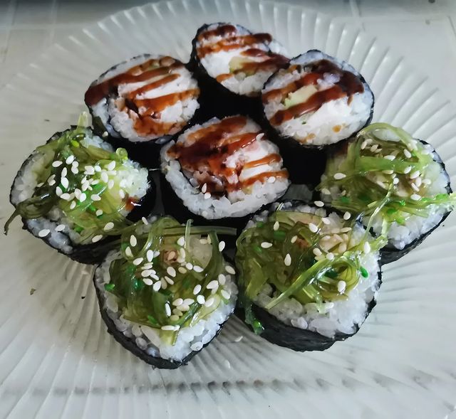 stonedbullfinch в LOOKY. #sushilovers,#sushi,#foodporn,#food,#like. Давно ничего не выкл...