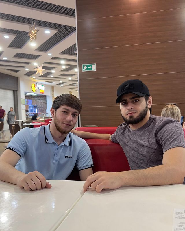 stalker_arsanukaev в LOOKY. . Brothers