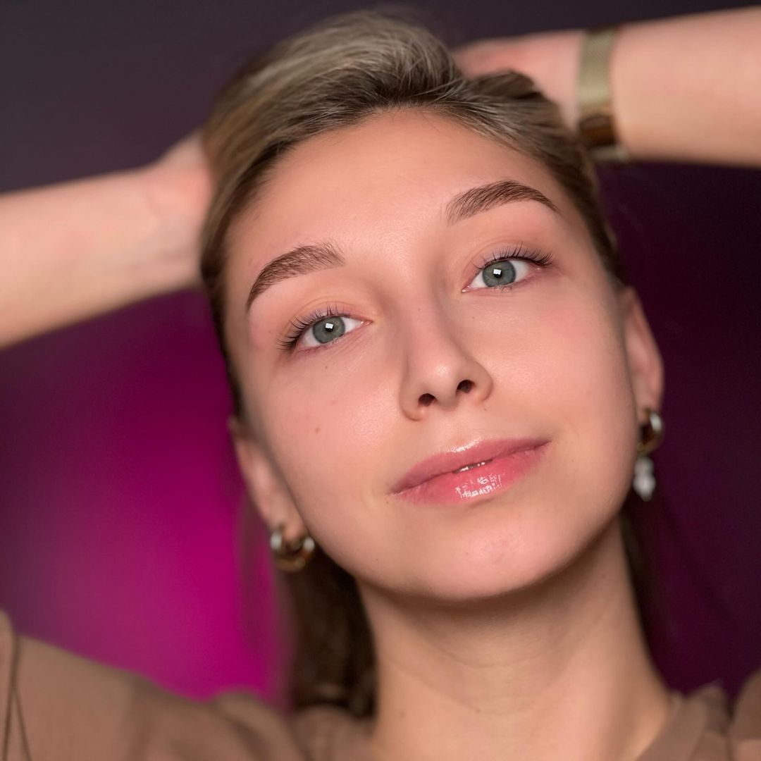 Давно я здесь не появлялась с постами работ😁

При этом, у меня накопилось очень много материала, который буду постепенно выкладывать)

У Алины сново много энергии, мотивации и желания х*рачить💪

Я настолько влюблена в лами, что сама перешла на него спустя 3 года наращивания ресниц🥹 (моя @annakyznetsovaaa делает замечательные ресницы, я просто устала от них😁)

Люблю свою работу и кайфую от каждого результата❤️

На фото ламинирование и окрашивание ресниц, а так же оформление бровей🌷

Лами ресниц+окрашивание+уход - 1299₽
Окрашивание+коррекция бровей - 799₽

❗️При комбо процедур СКИДКА❤️
Ресницы+Брови - 1999₽