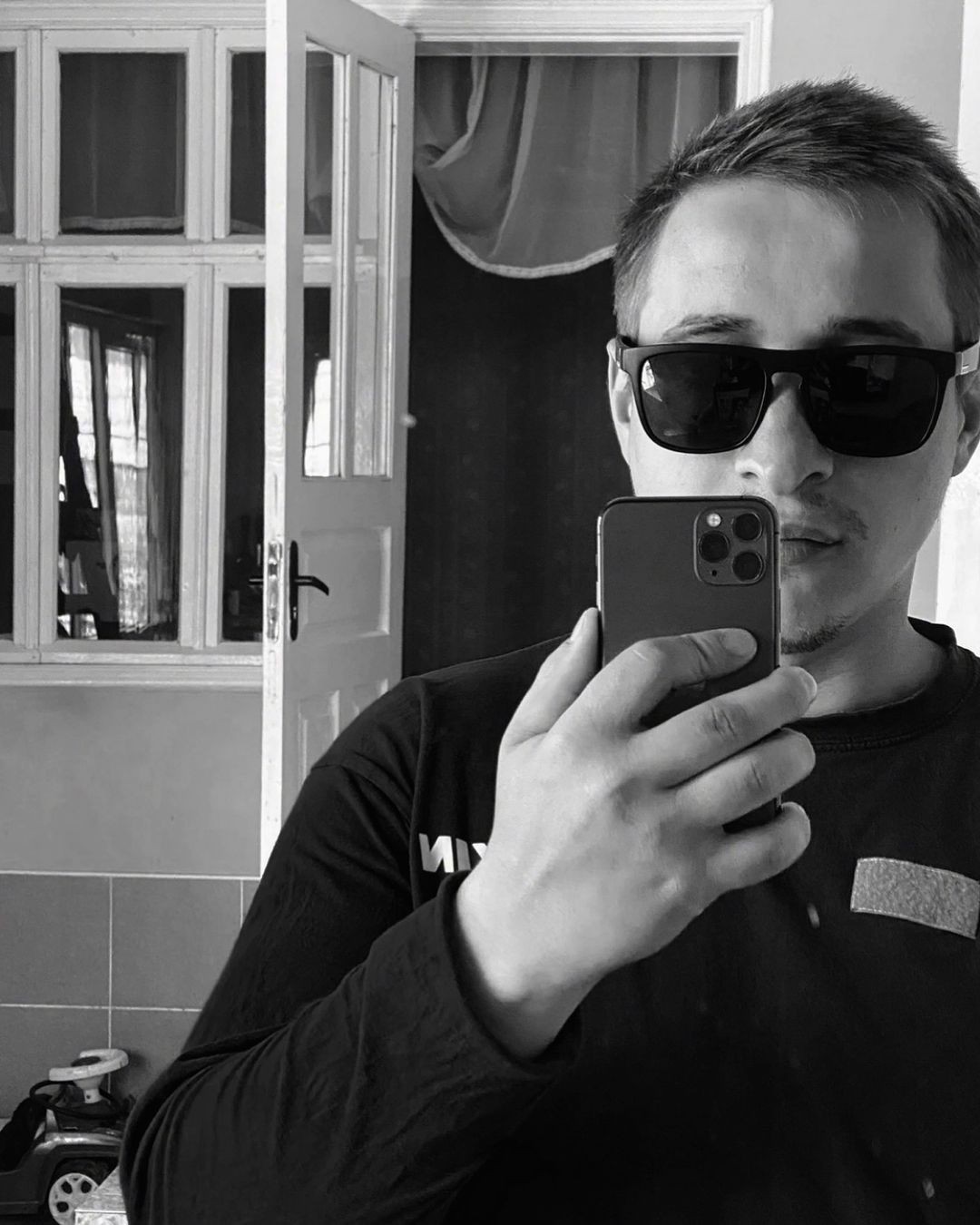 😎